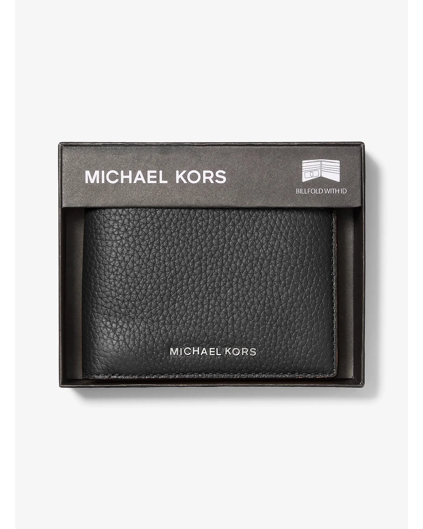 Упаковка Michael Kors Hudson, крупный план текстуры зернистой кожи кошелька.