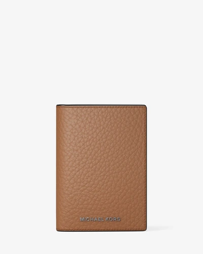 Michael Kors Hudson — складной картхолдер из зернистой кожи