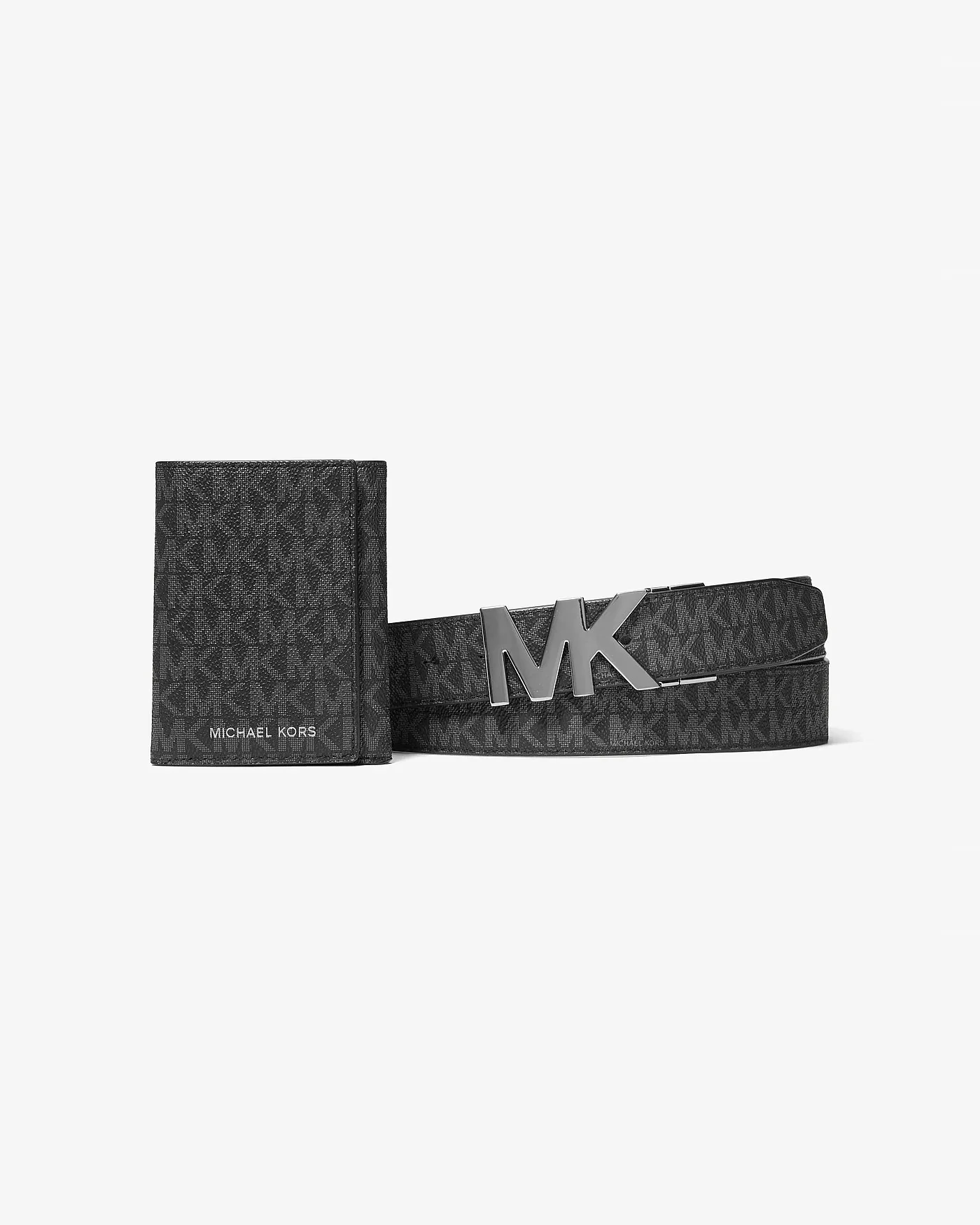 Комплект Michael Kors: чёрный кошелёк и ремень с логотипом MK, вид спереди.