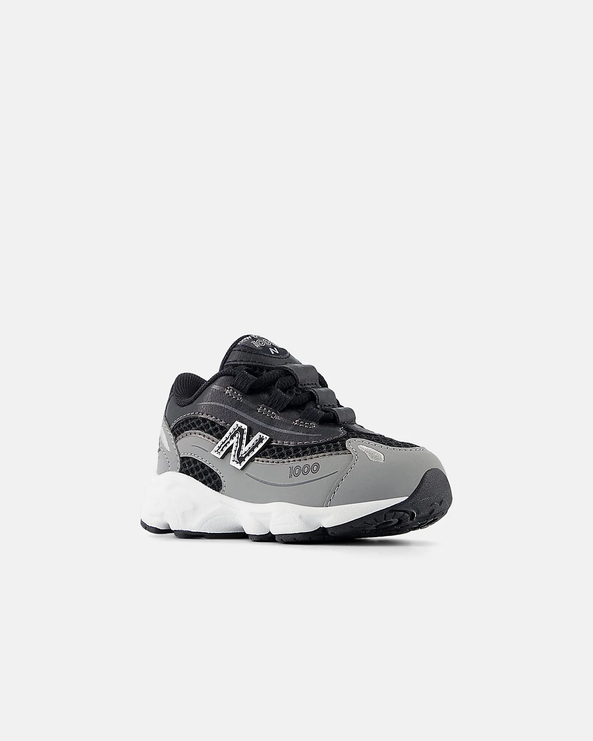 Кроссовки New Balance 1000 Bungee Lace, вид сзади.