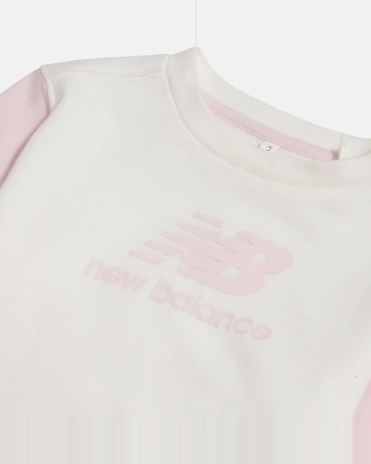 Костюм New Balance: свитшот и джоггеры для девочек — 4