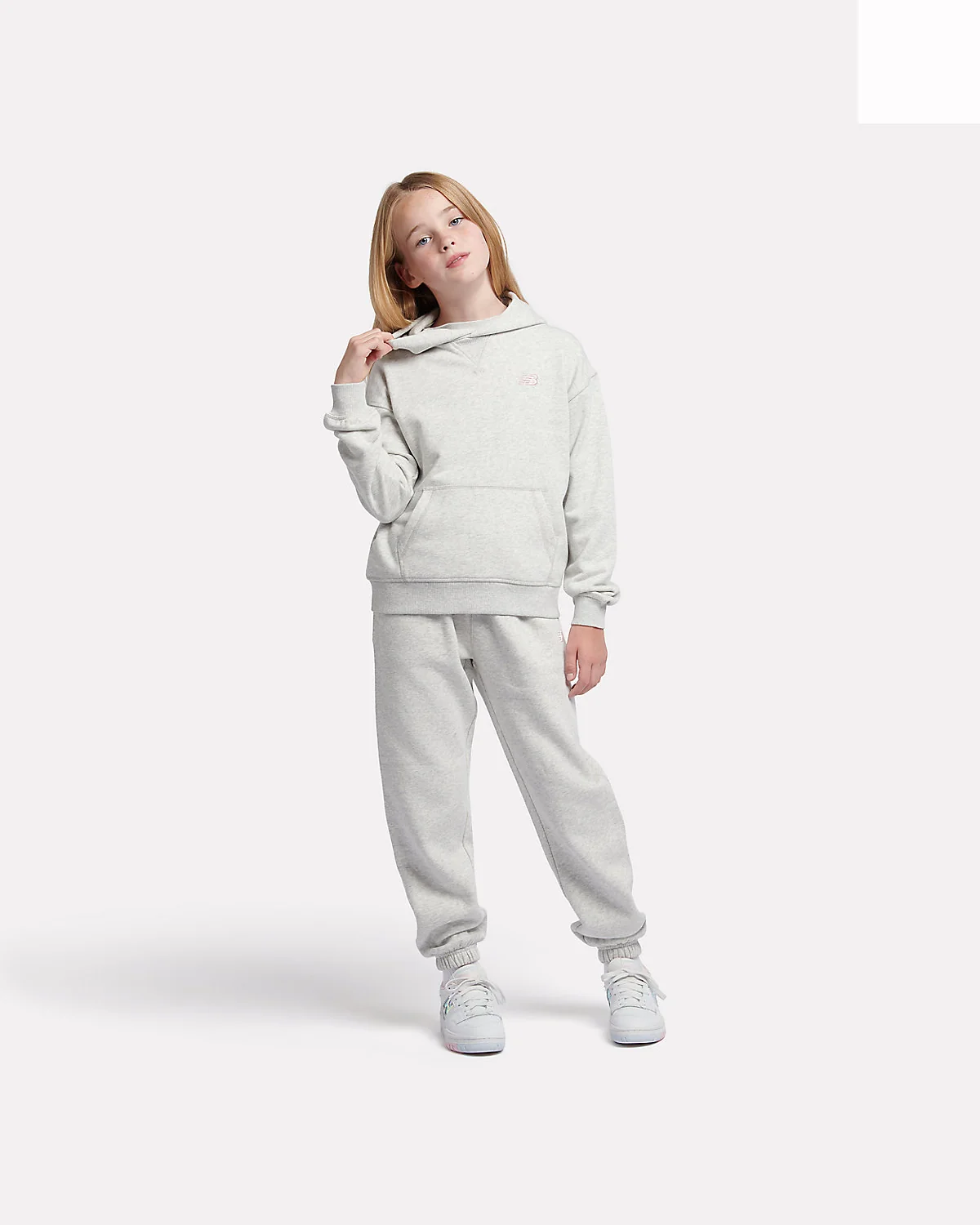 Худи для девочек New Balance FT Small Logo — 3