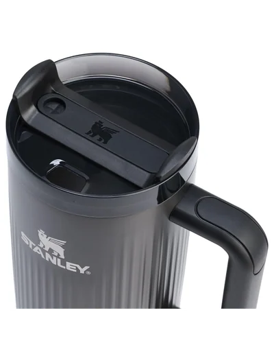 Термокружка Stanley Quencher H2.0 40 oz Рифлёный чёрный