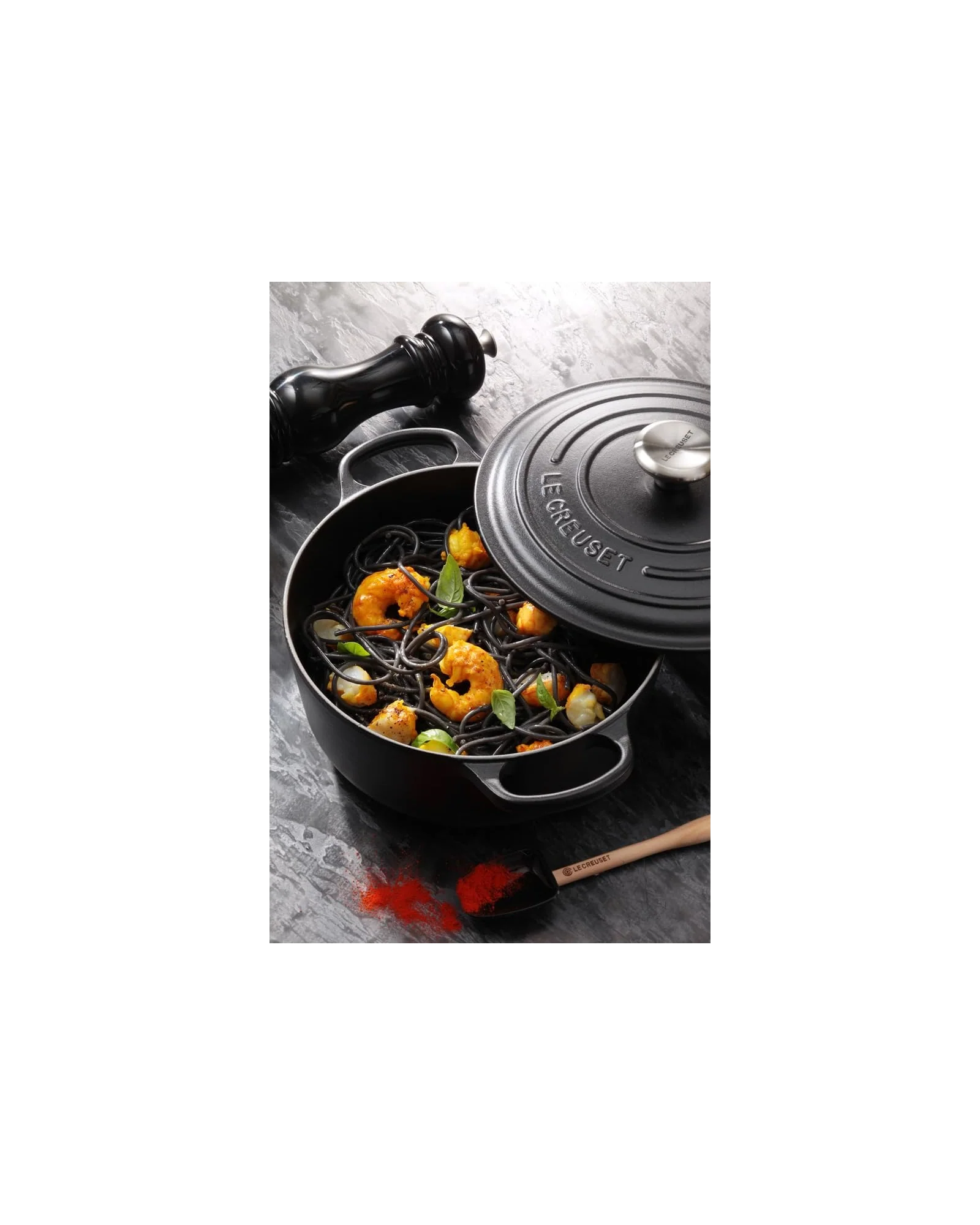 Чугунная кокотница Le Creuset Signature 5.5 qt Чёрный Licorice — 6
