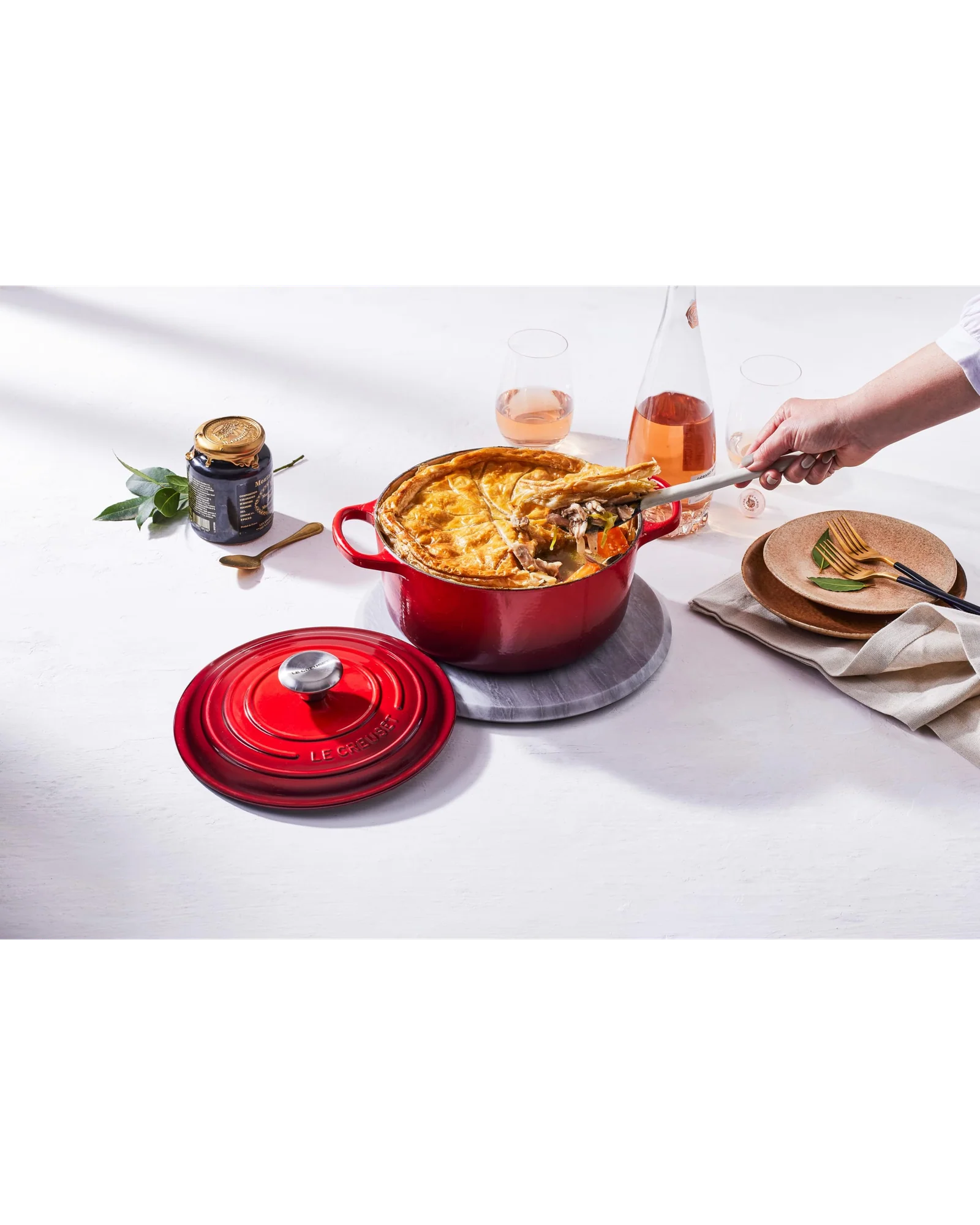 Чугунная кокотница Le Creuset Signature 5.5 qt Вишнёвый Cerise — 7