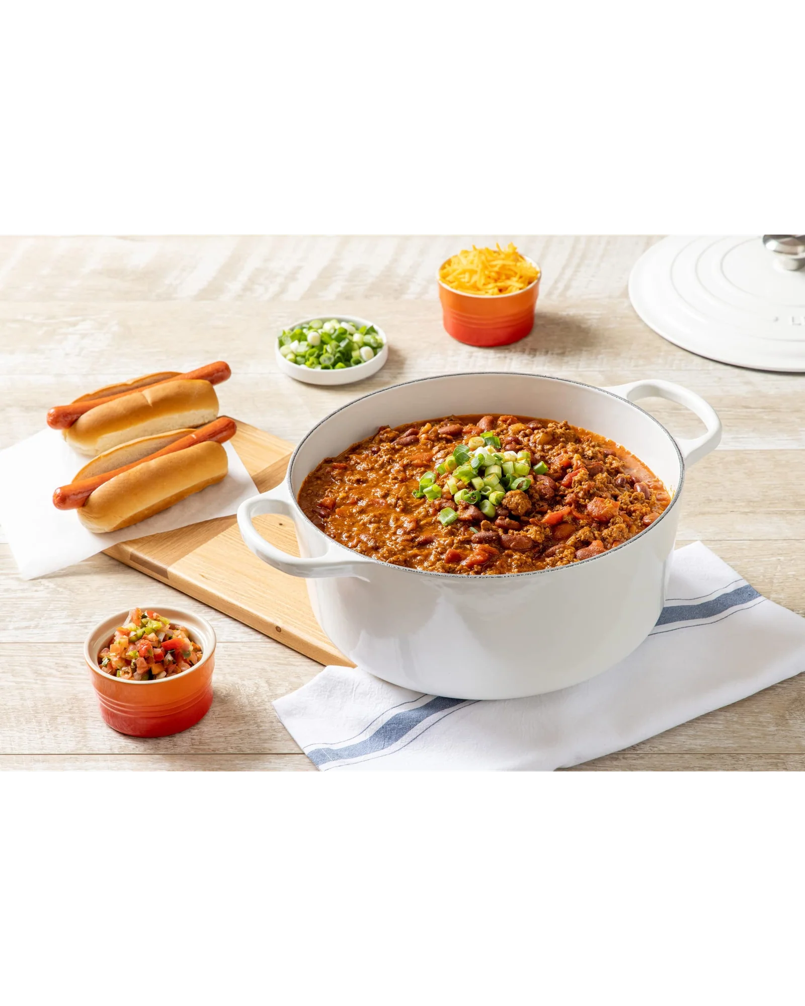 Кастрюля Le Creuset Signature 4.5 qt Белый — 5
