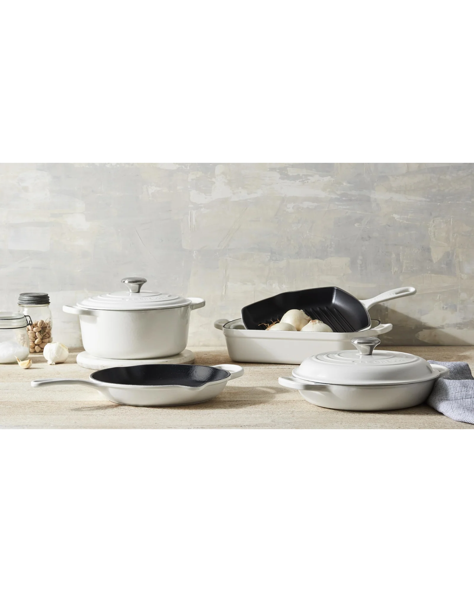 Кастрюля Le Creuset Signature 4.5 qt Белый — 7