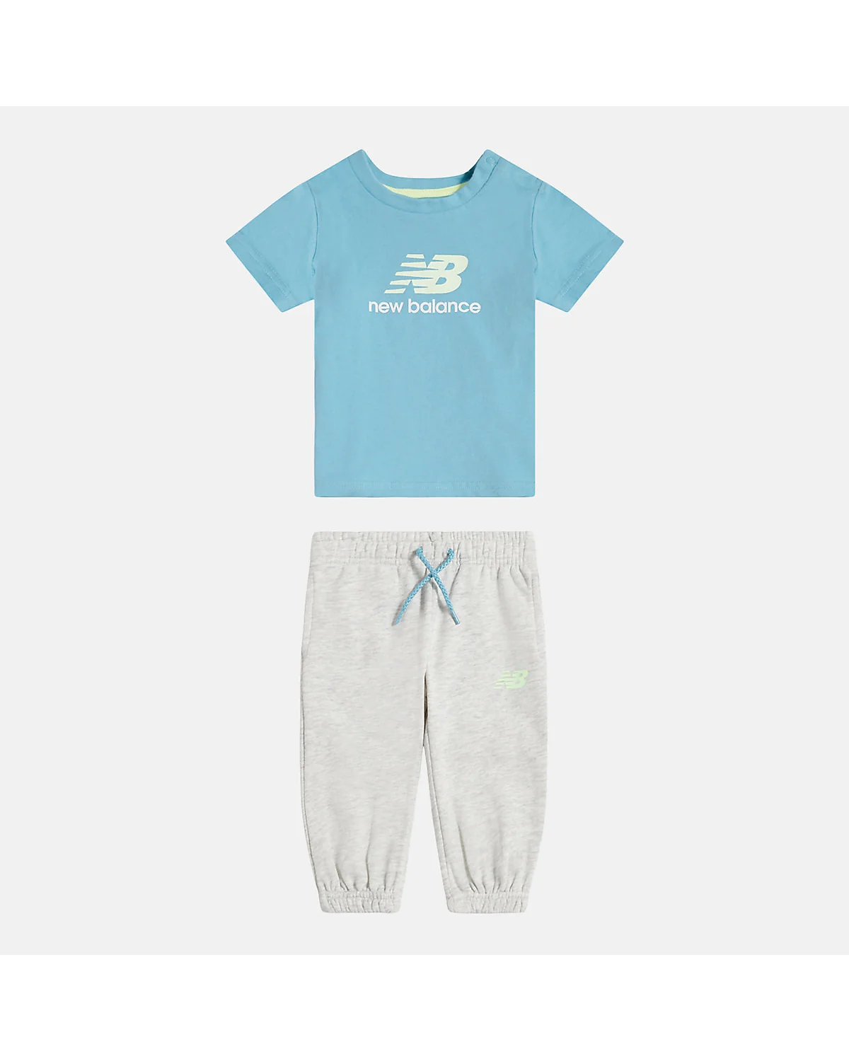 Комплект New Balance Colourblock T-Shirt & Jog Set голубой с бежевыми джоггерами, фронтальный вид.