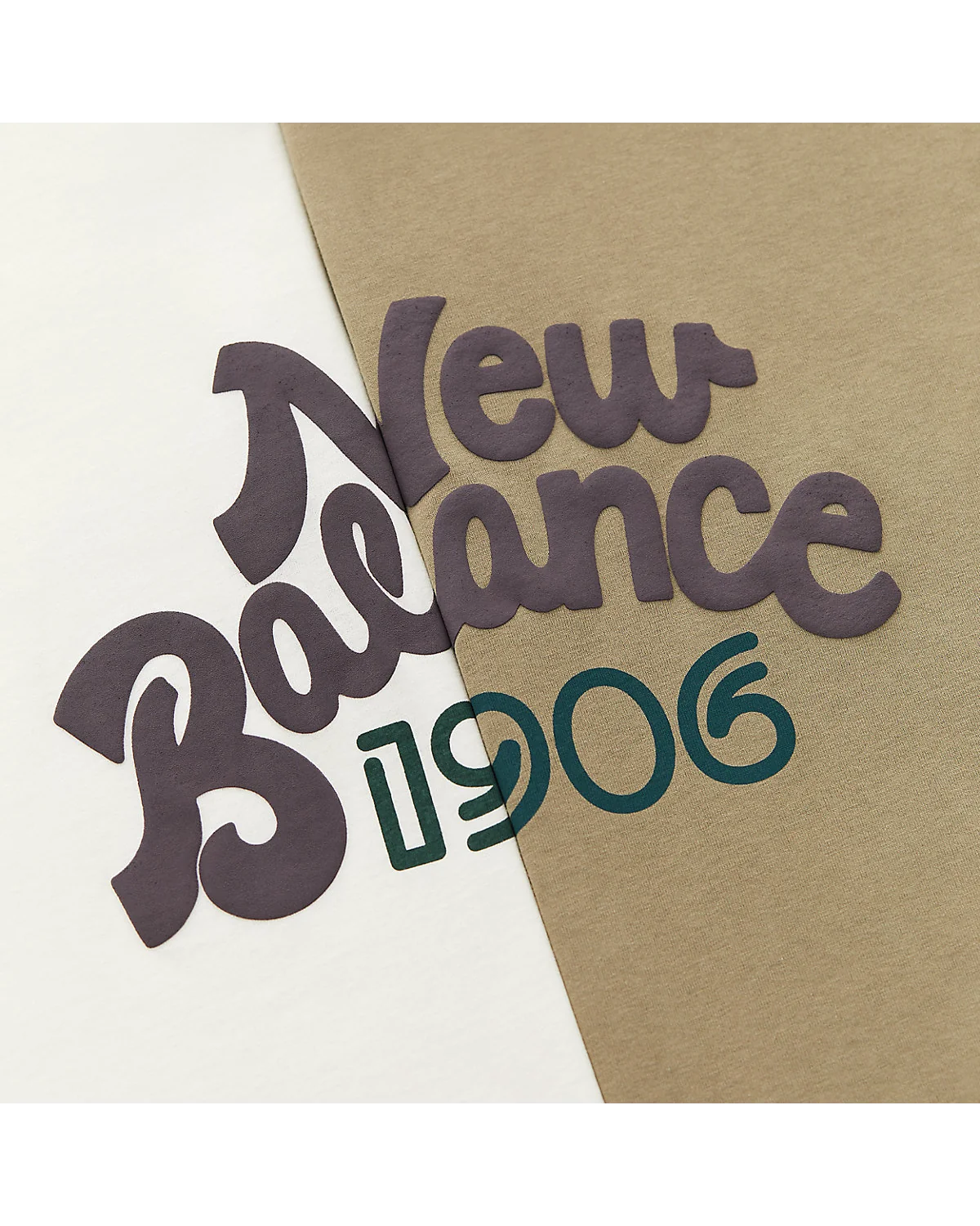 Камуфляжная и белая футболки New Balance с графической печатью