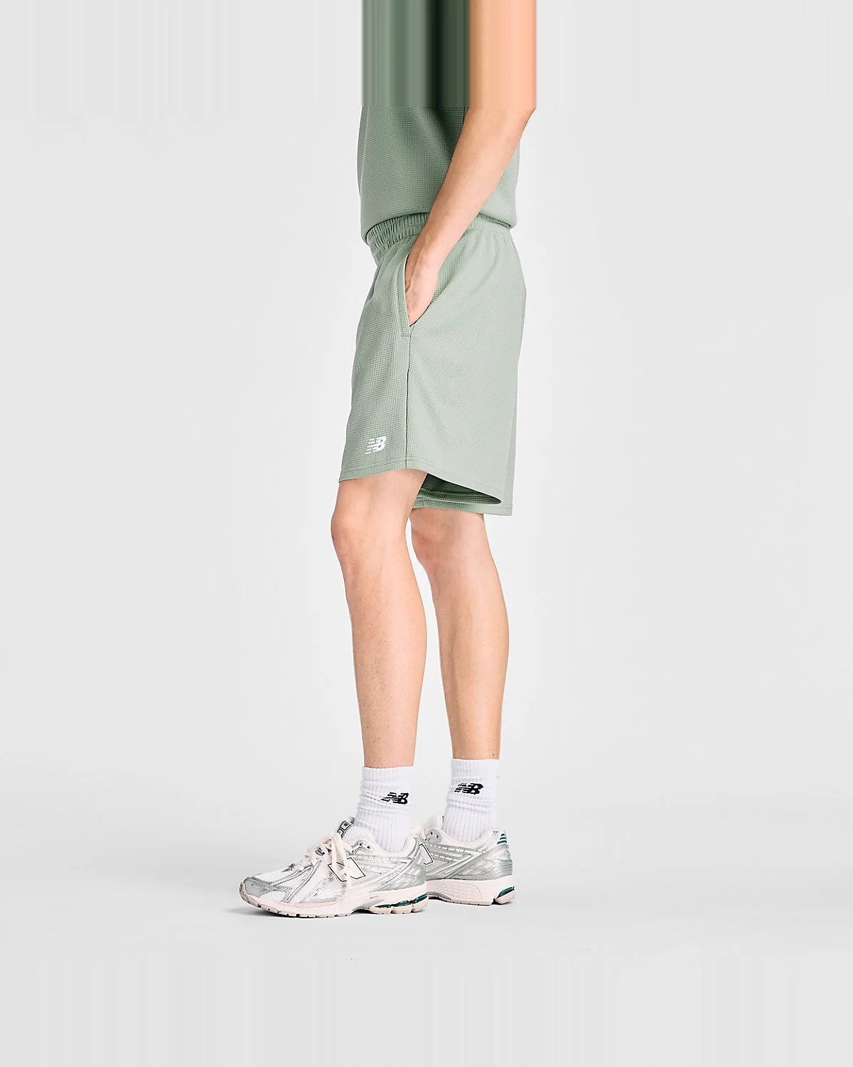 Шорты New Balance Textured Check оливковые — 4