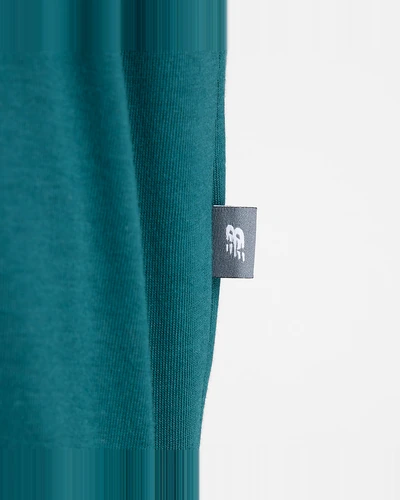 Футболка New Balance Linear Lines