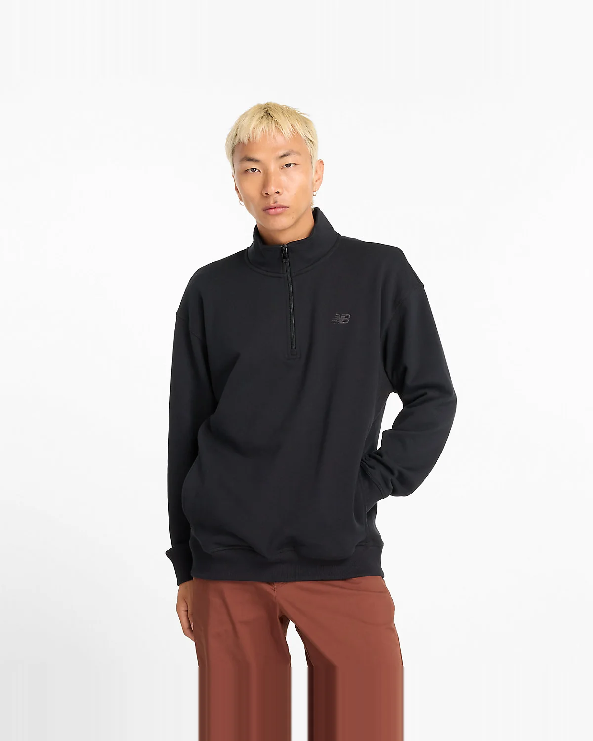 Пуловер New Balance Athletics Fleece 1/2 Zip черный — 2