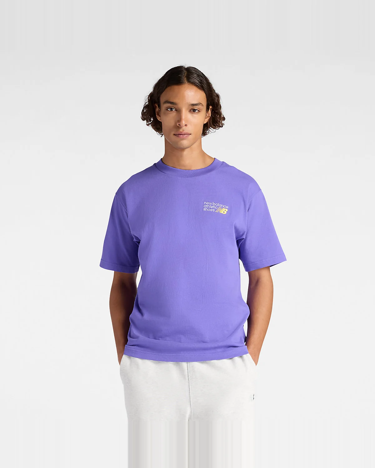 Футболка New Balance Athletics Premium Logo фиолетовая — 2
