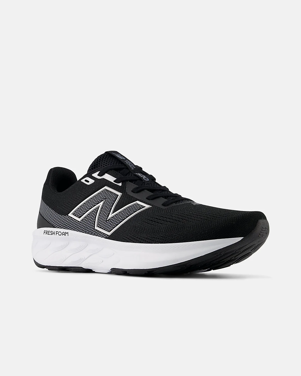 Кроссовки New Balance 520 v9 бежевые, вид в три четверти