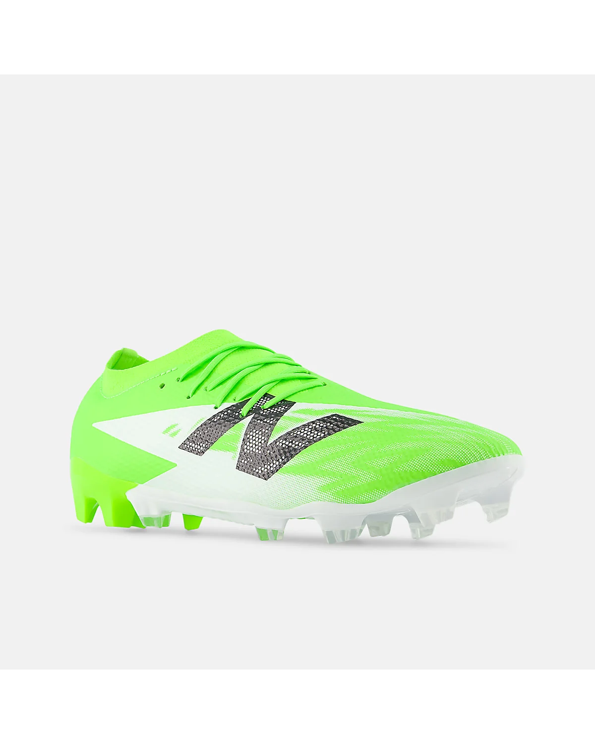 Футбольные бутсы New Balance Furon Team FG V8 ярко-зелёные, вид в три четверти