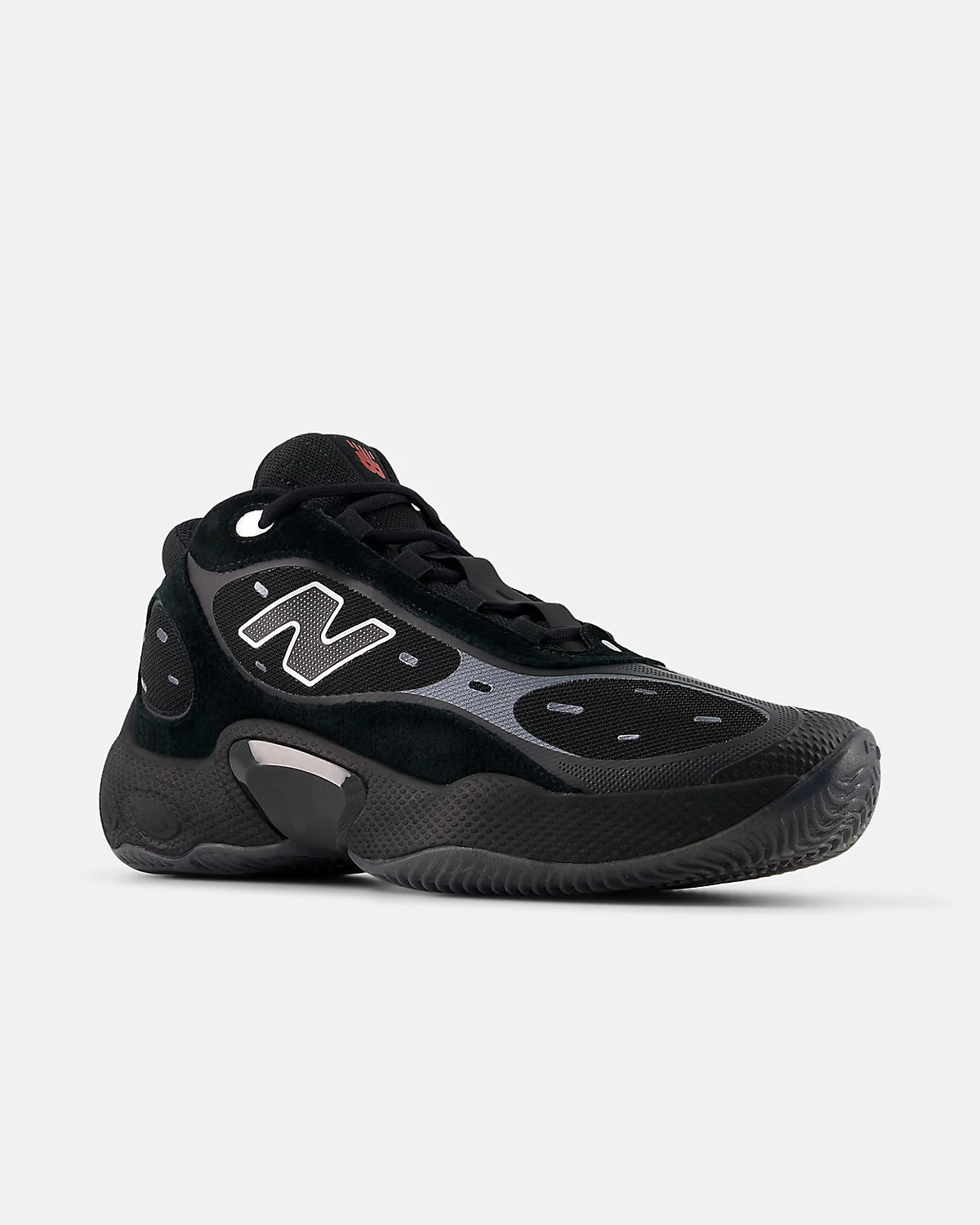 Зелёные кроссовки New Balance Fresh Foam BB V3, боковой ракурс с пяткой