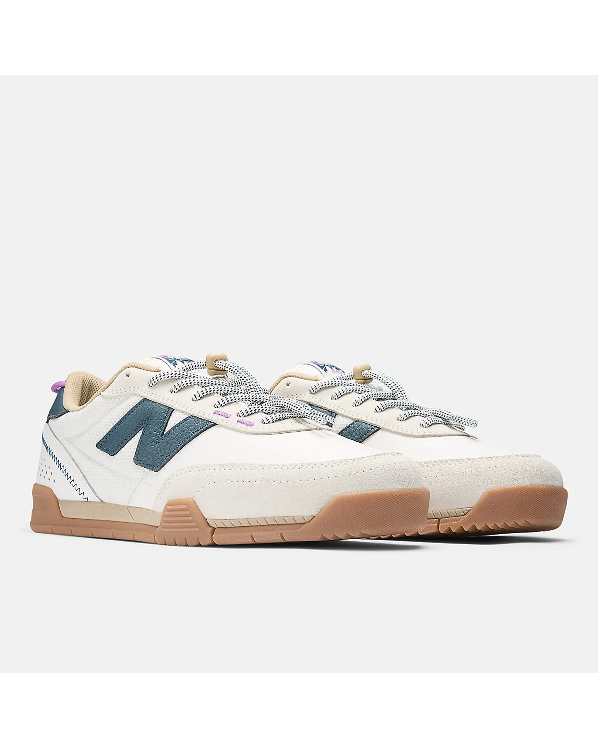 Кроссовки New Balance 440 V2 Trail, боковой вид с подошвой