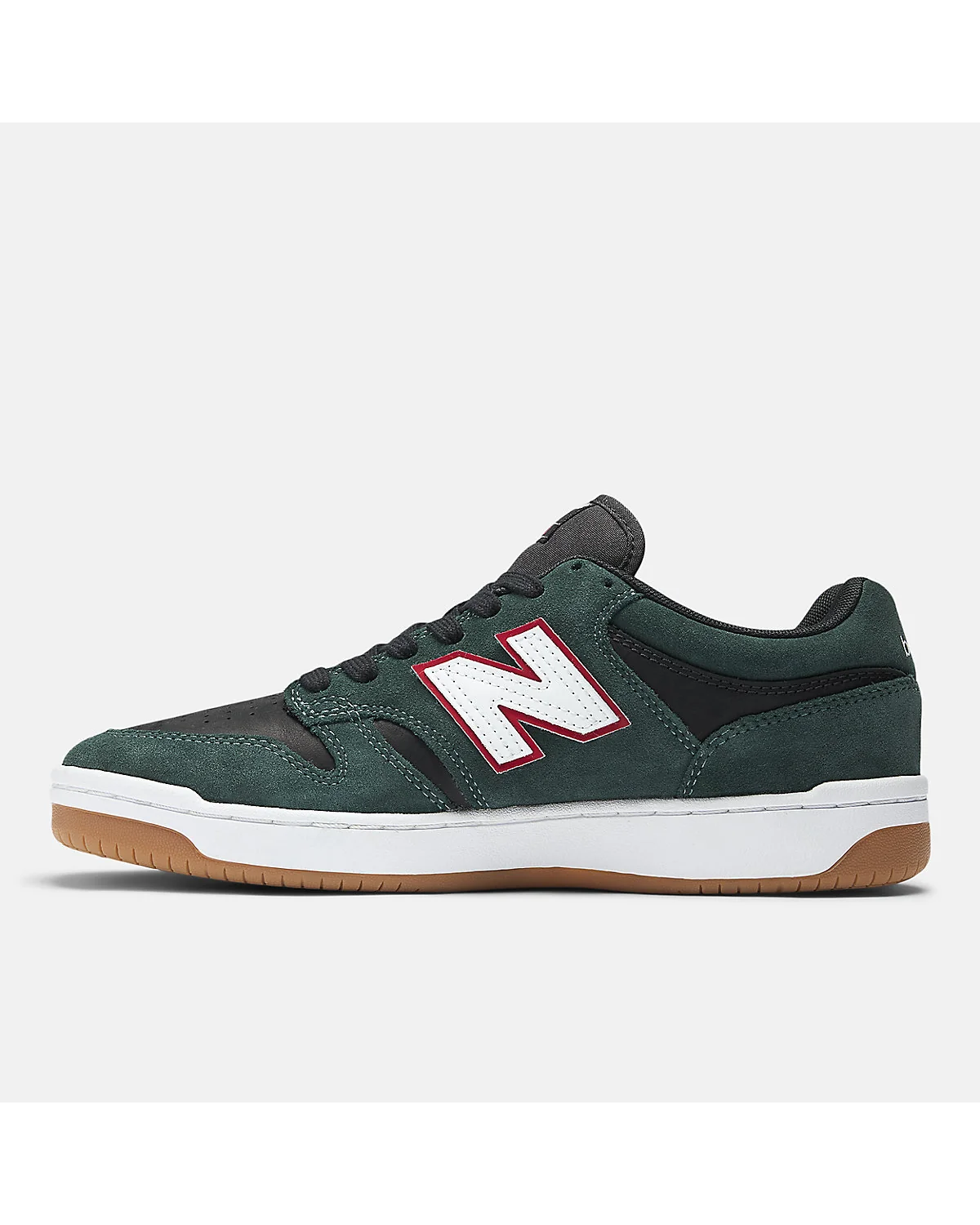 Профильный вид зелёных кроссовок New Balance 480 с акцентом на массивную подошву.