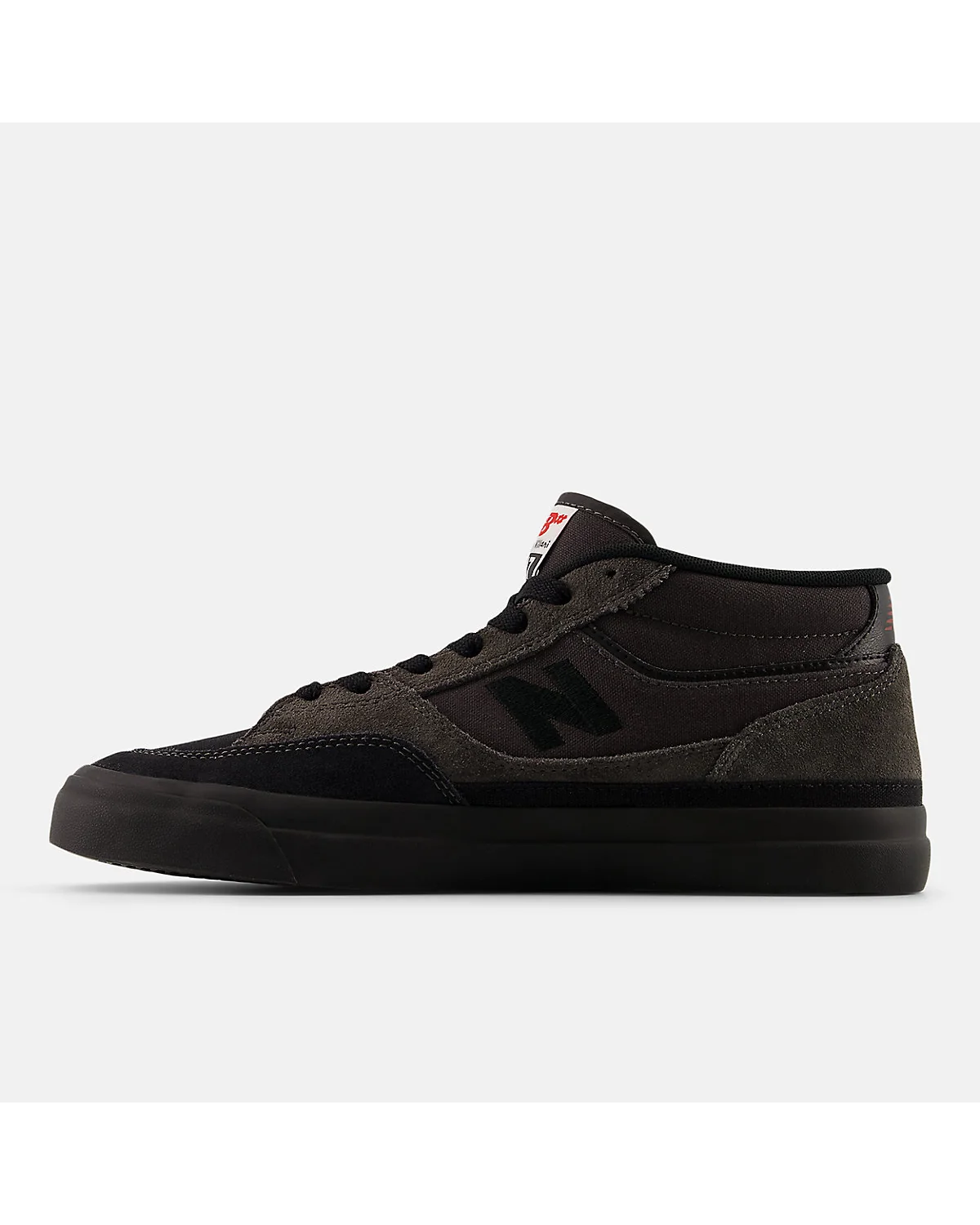 Чёрные кроссовки New Balance NB Numeric 417, деталь верха