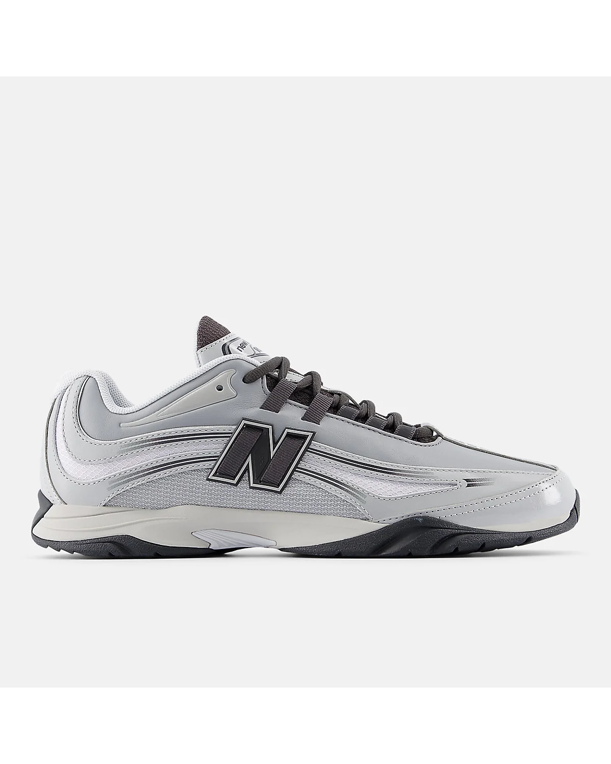 Винно-розовые кроссовки New Balance RC56 с серым логотипом, вид сбоку.