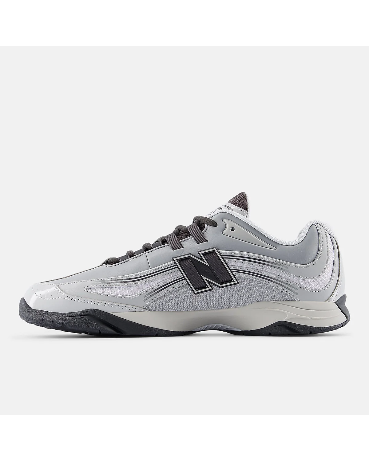 Вид подошвы винно-розовых кроссовок New Balance RC56 с серой резиной.