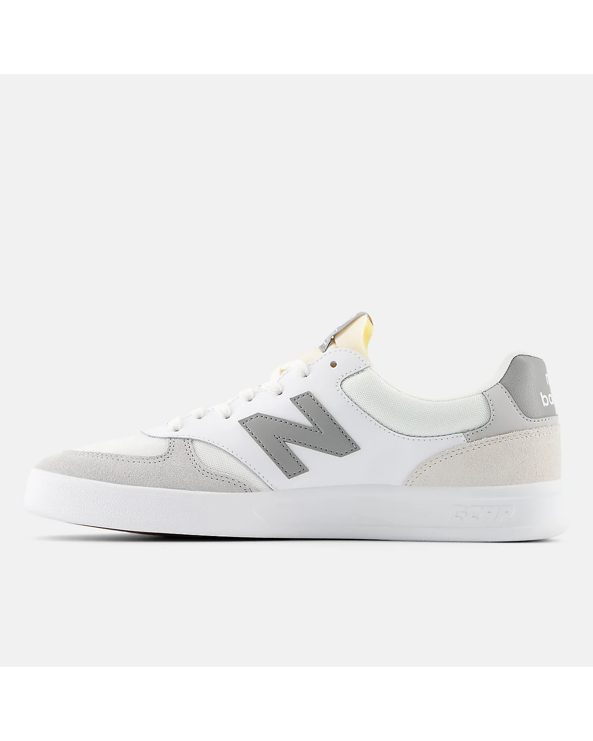 Кроссовок New Balance 300 Court, трёхчетвертной ракурс