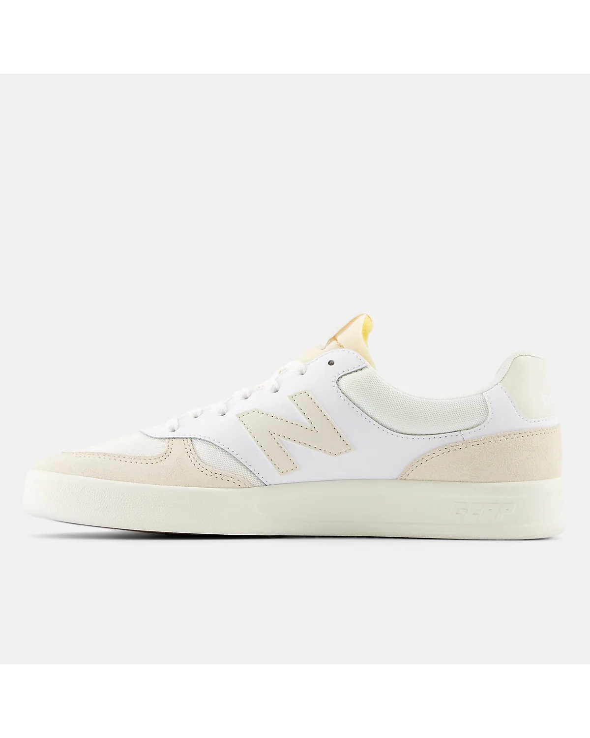 Кроссовок New Balance 300 Court, трёхчетвертной вид