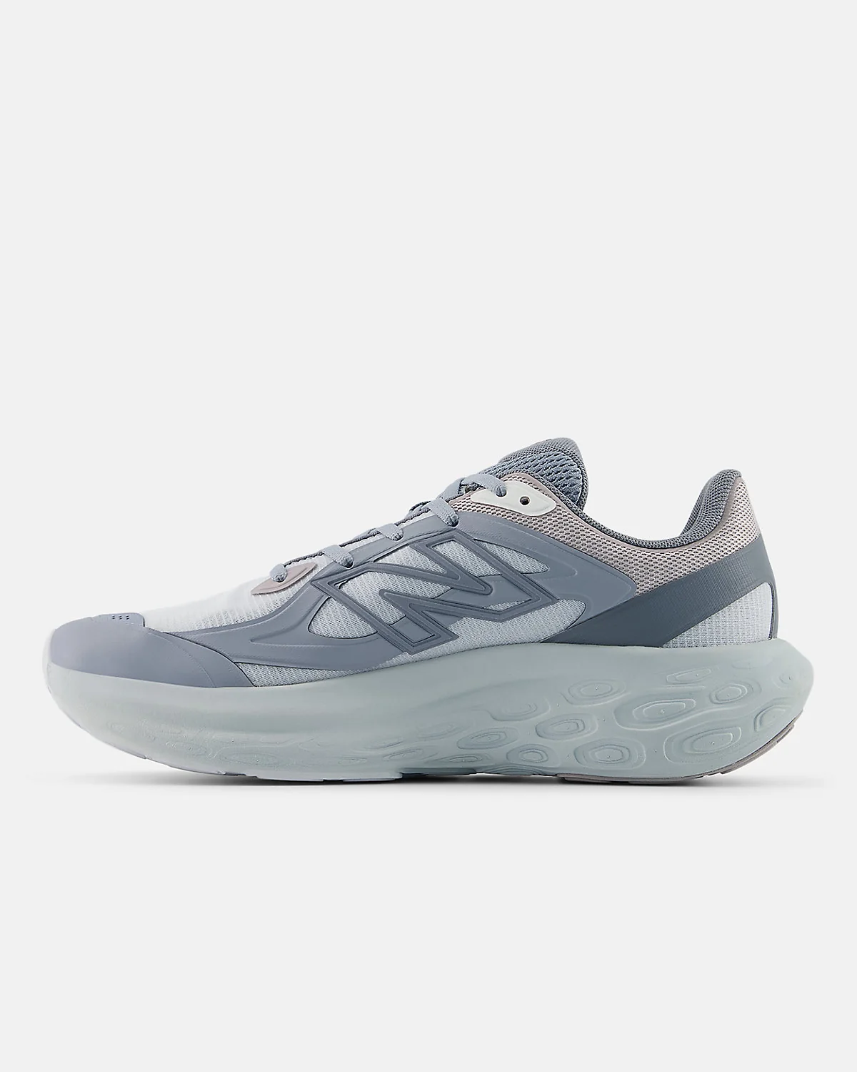 Кроссовок New Balance Fresh Foam Trainer, боковой вид со спины