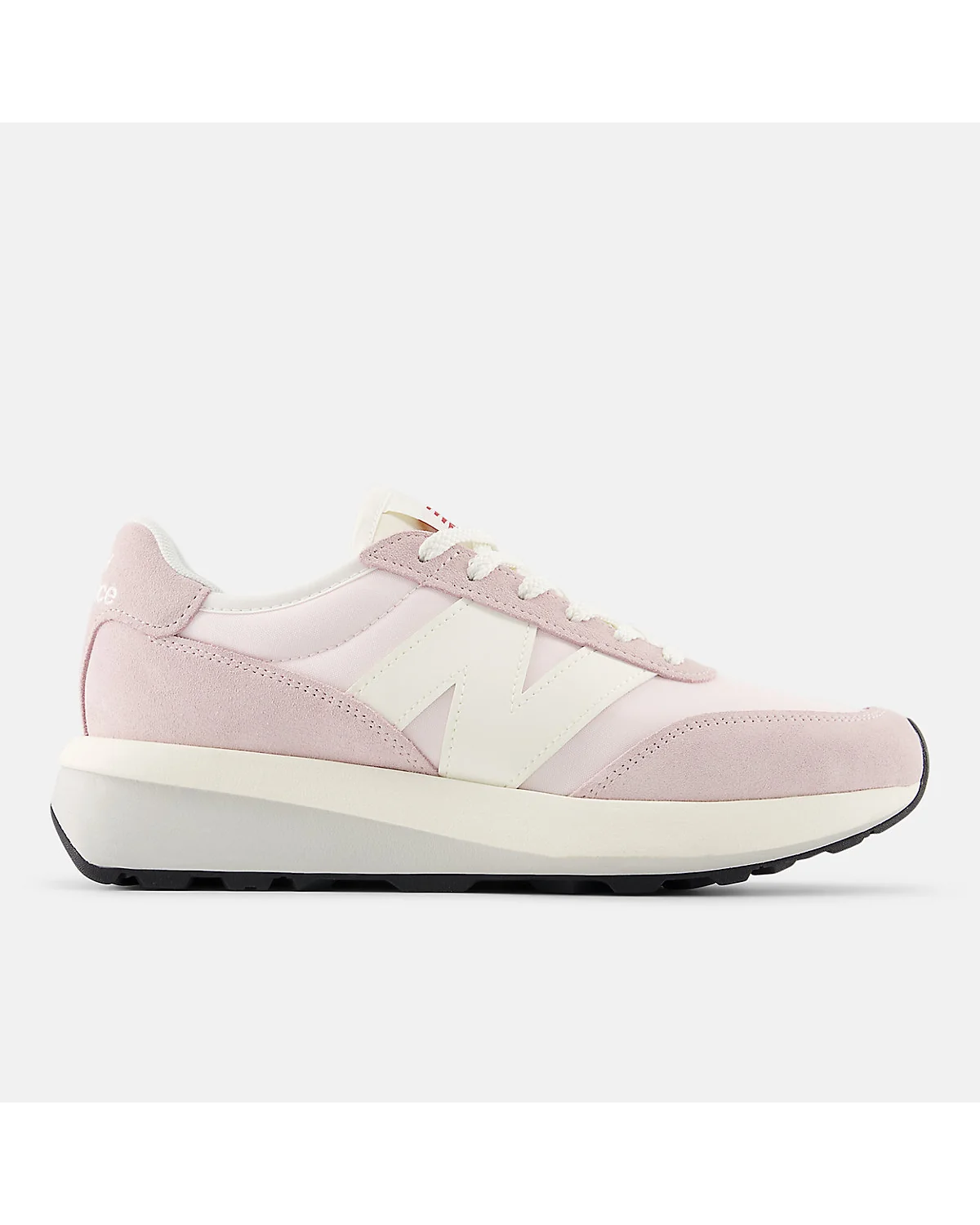 Розовые кроссовки New Balance 370 на платформе, вид сбоку.