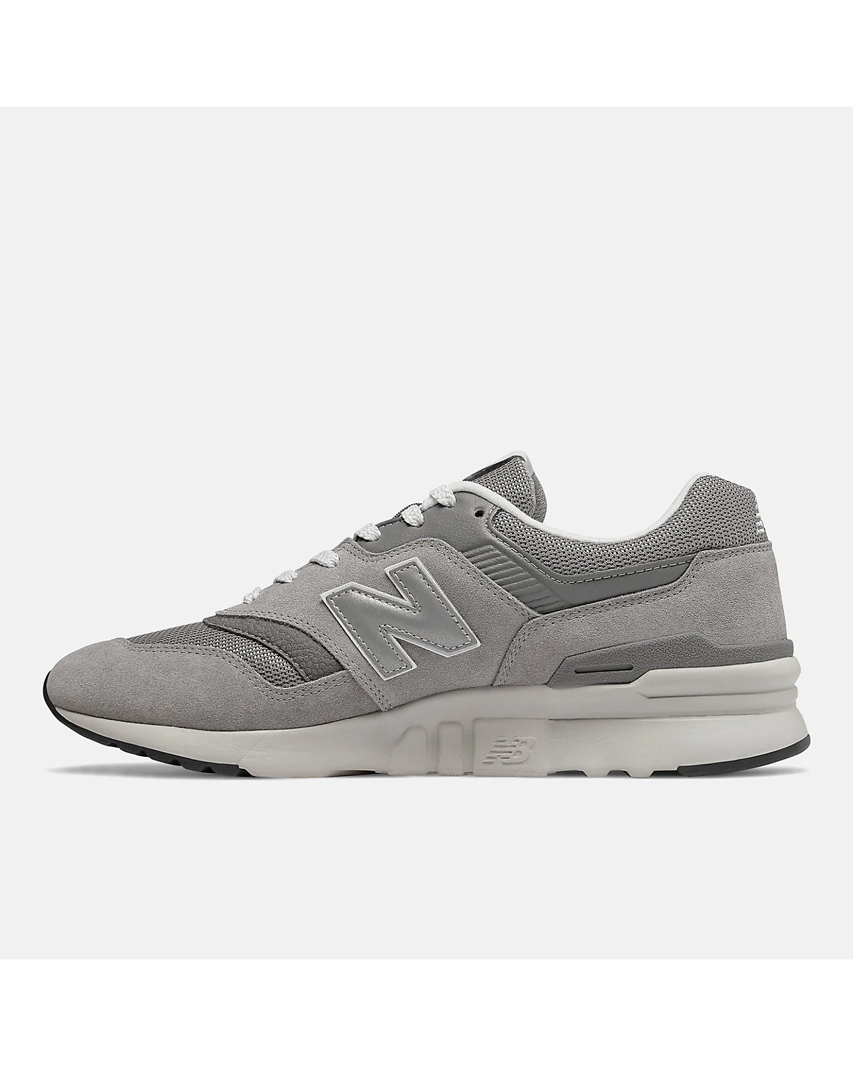 Светло-серые кроссовки New Balance 997H, вид сверху с сетчатым верхом.