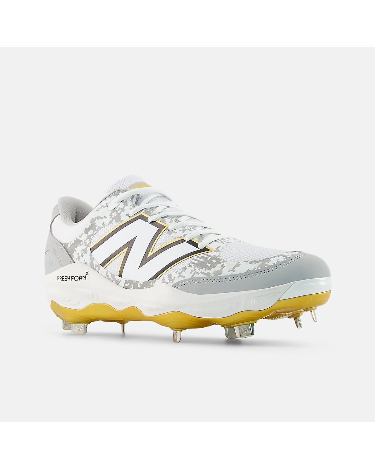 Бутсы New Balance 3000v7 камуфляжные зелёные с серым, трёхчетвертной вид с деталями подошвы.