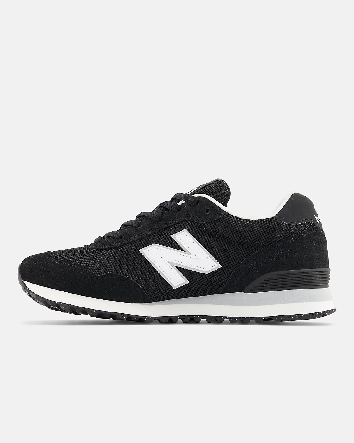 Подошва тёмно-синих кроссовок New Balance с белой промежуточной подошвой