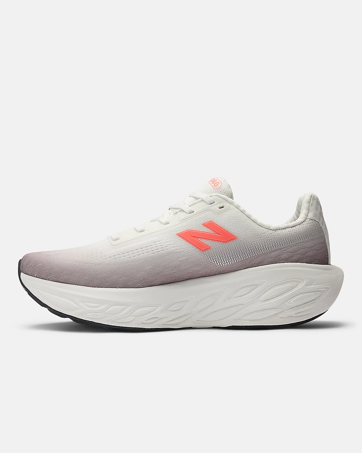 Подошва кроссовок New Balance Fresh Foam X 1080v14 с чёрной окантовкой, вид снизу.