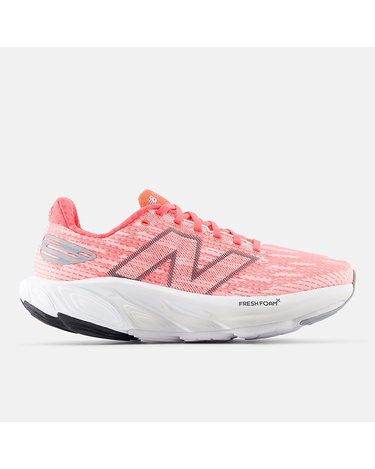 Красные беговые кроссовки New Balance Balos v1, вид сбоку