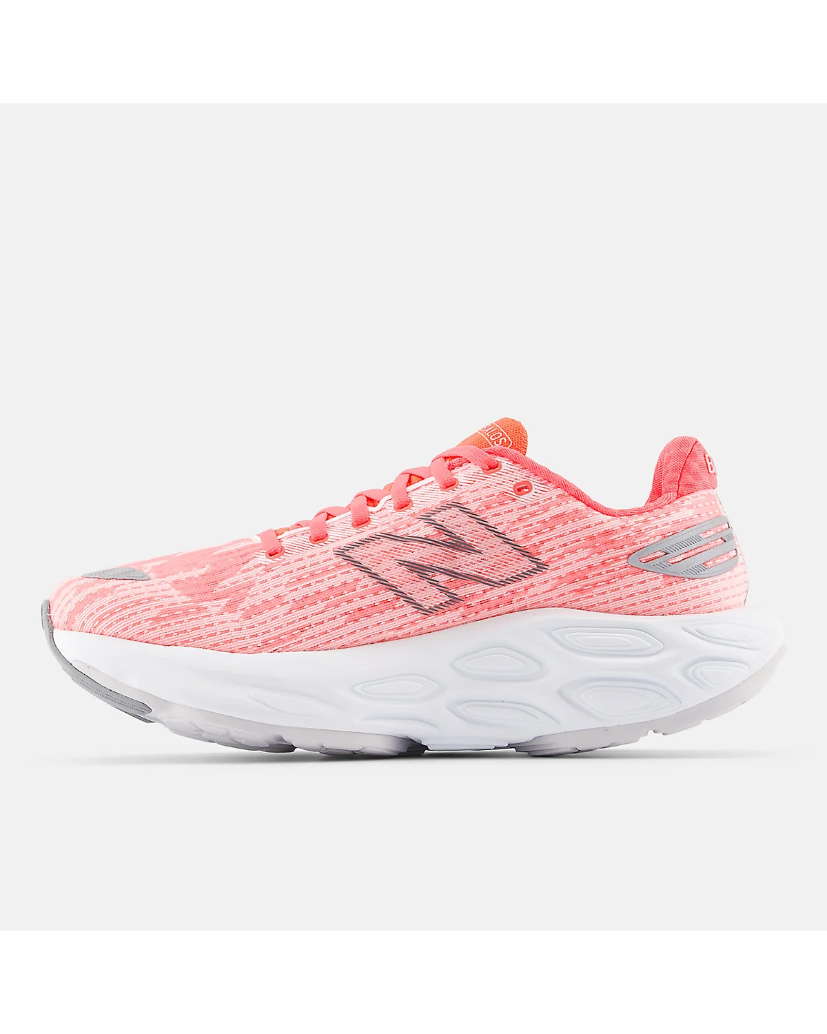 Подошва красных кроссовок New Balance Balos v1, толстая амортизирующая основа