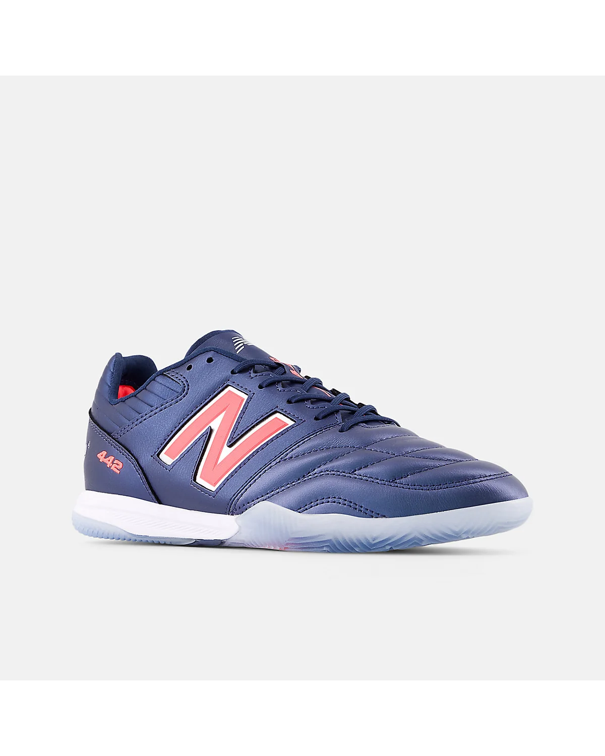 Синие зальные кроссовки New Balance 442 Pro, вид спереди