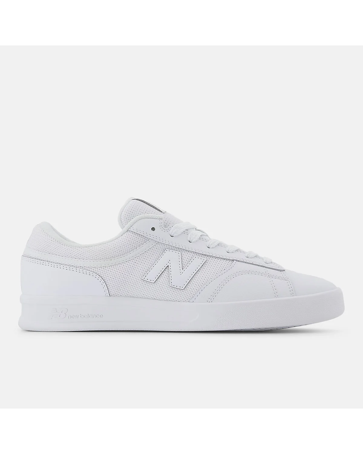 Белые кроссовки New Balance Numeric 430, вид сбоку на светлом фоне.