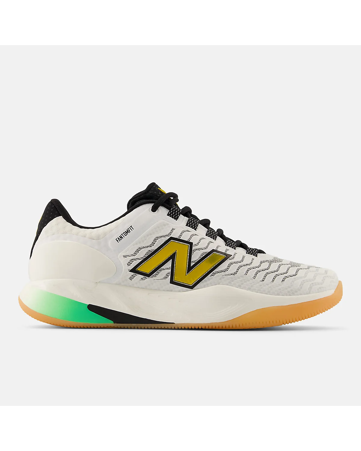 Белые кроссовки New Balance CT-Rally с золотым логотипом и разноцветной подошвой, вид сбоку.