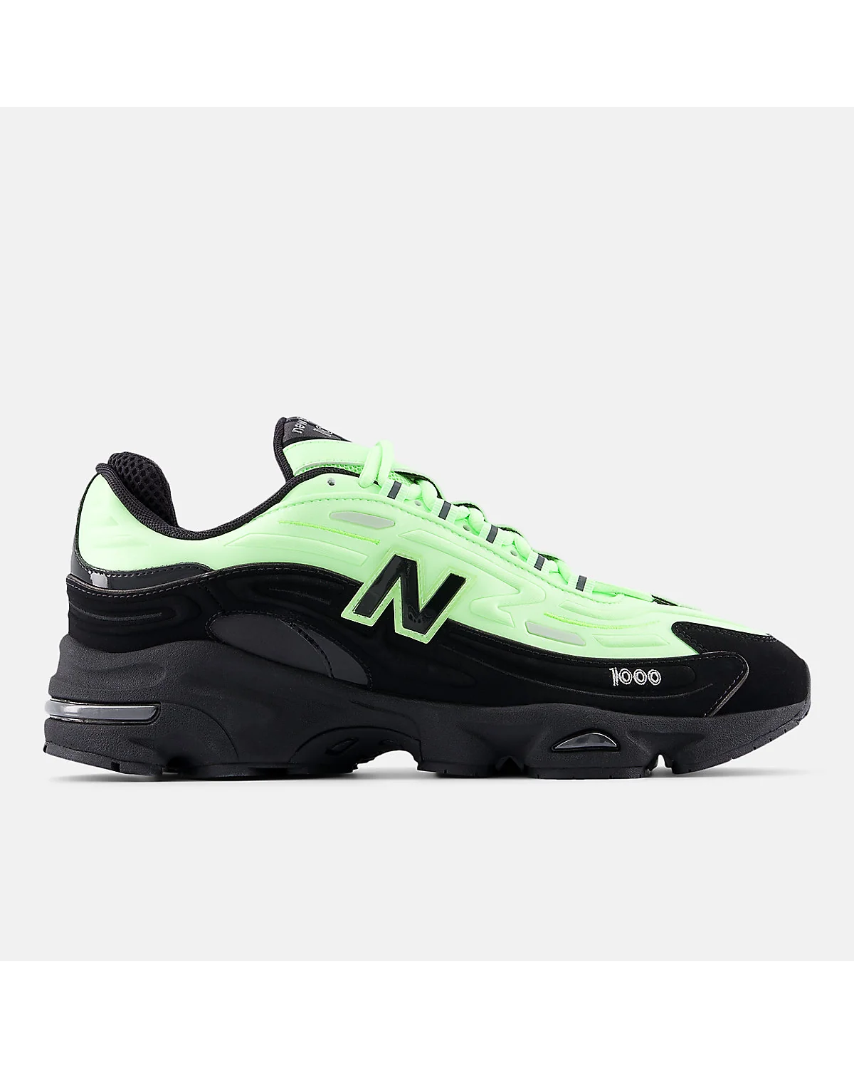 Чёрные кроссовки New Balance 1000D с мятными и серебристыми вставками, вид сбоку.