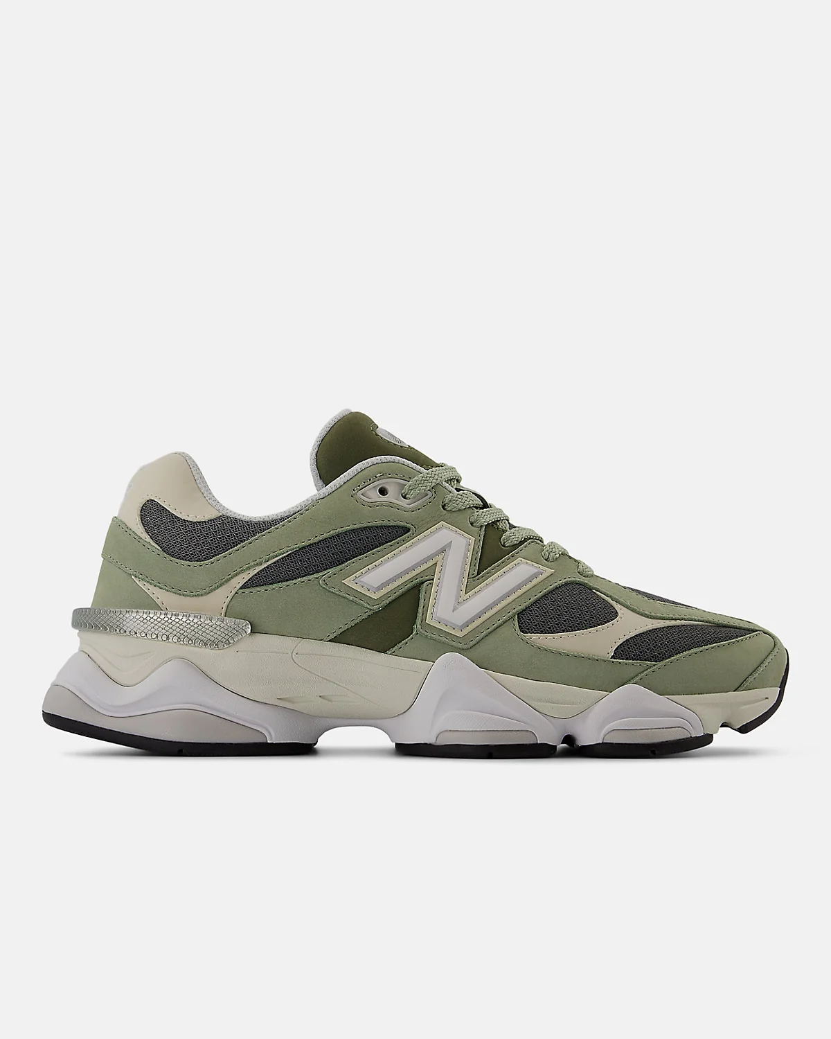 Кроссовки New Balance 9060 серо-голубые с бежевыми вставками, вид сбоку.