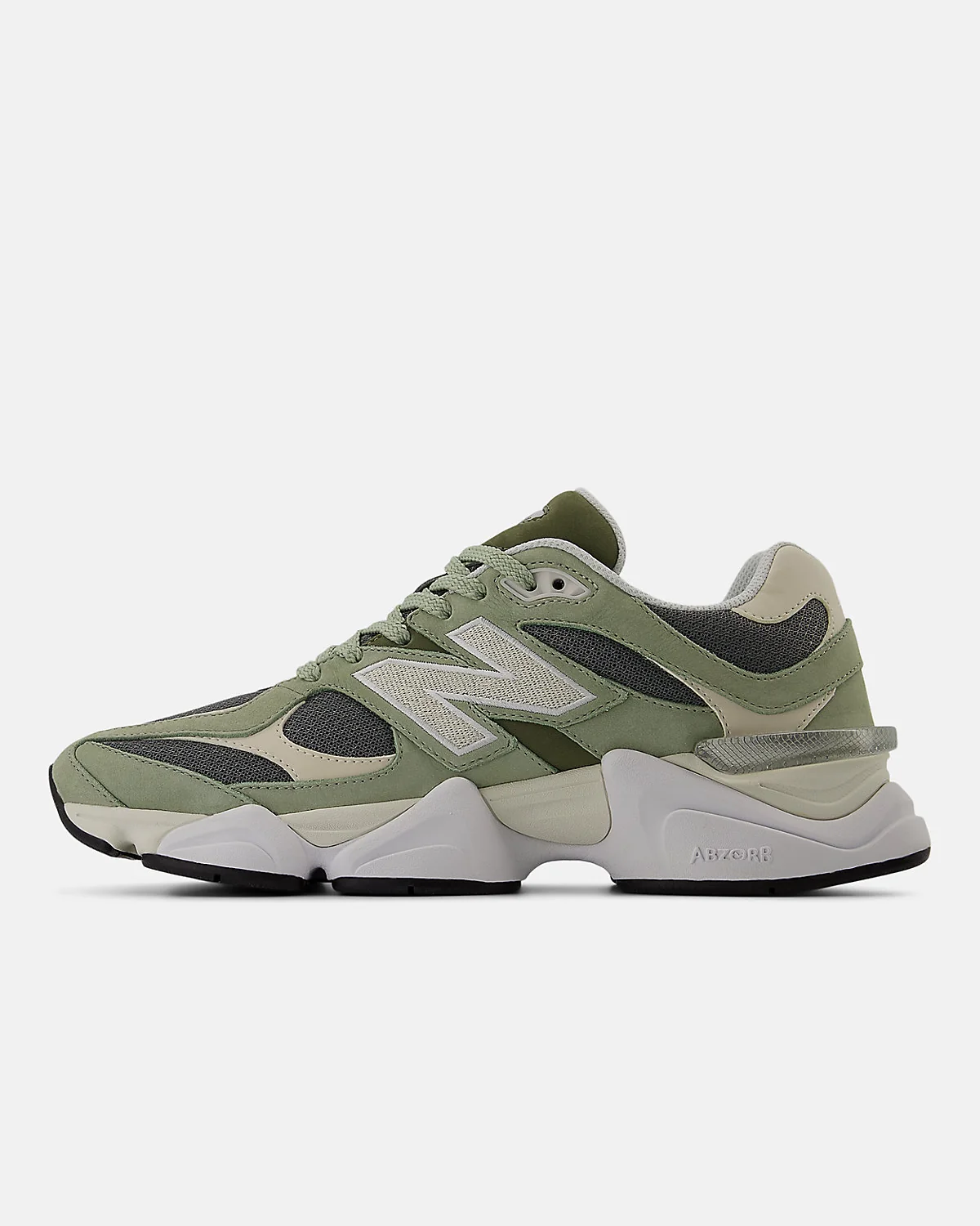 Крупный план верхней части кроссовок New Balance 9060 голубых, фактура материала.