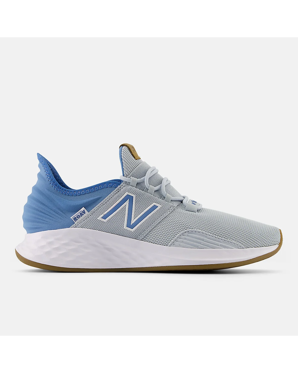 Кроссовки New Balance Fresh Foam Roav серые с голубыми элементами, вид сбоку.