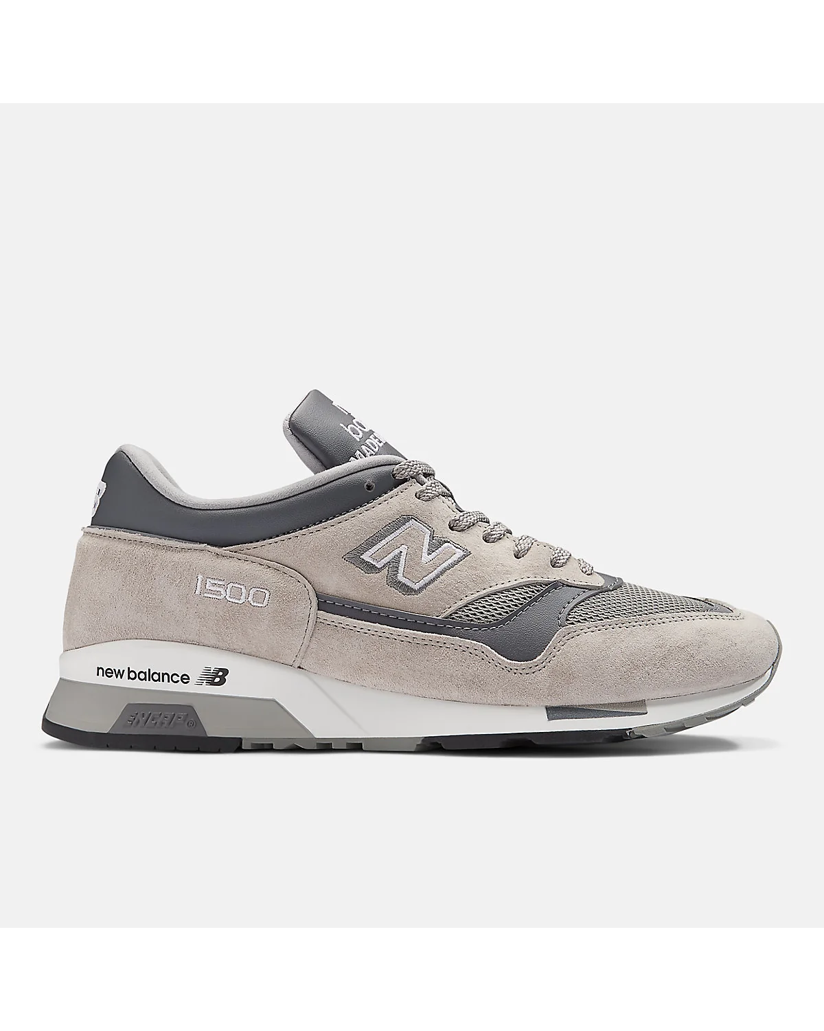 Кроссовки New Balance Made in UK 1500 серо-бежевые с белой подошвой, вид сбоку.