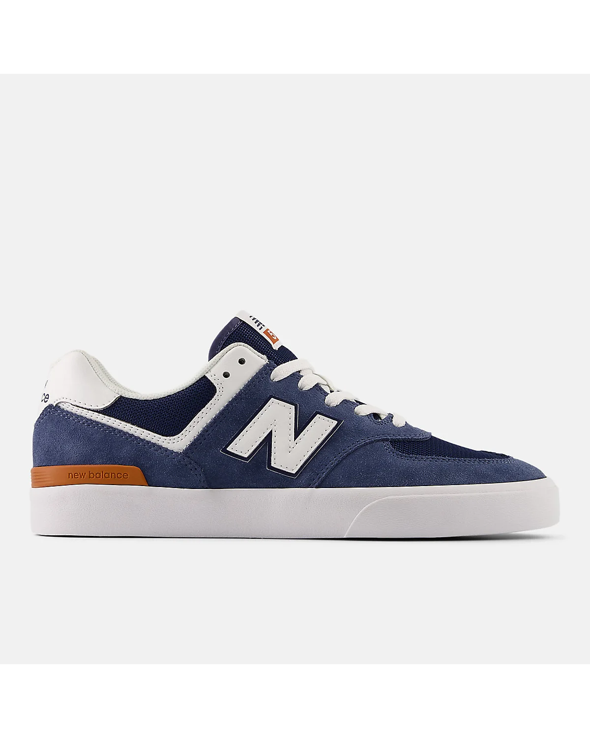 Кеды New Balance Numeric 574 Vulc тёмно-синие с белыми панелями, вид сбоку.