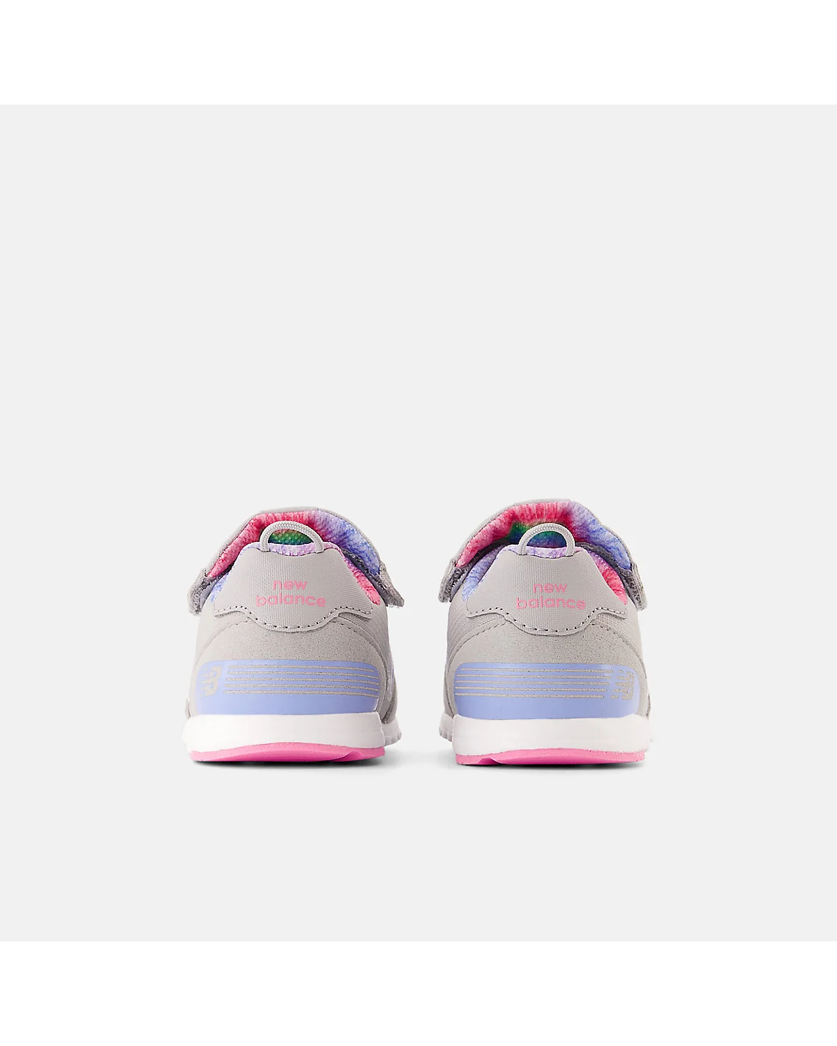 Подошва розово-голубых детских кроссовок New Balance 515 со спины.