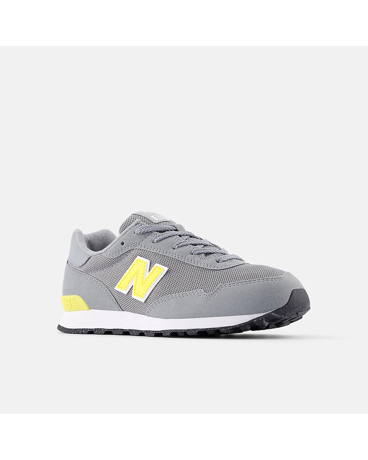 New Balance 515 Lace серые с желтым логотипом, вид под углом.