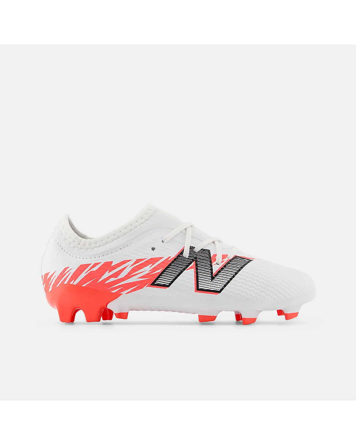 Бутсы New Balance Furon Team Jnr FG V8 белые с красным и чёрным, вид сбоку