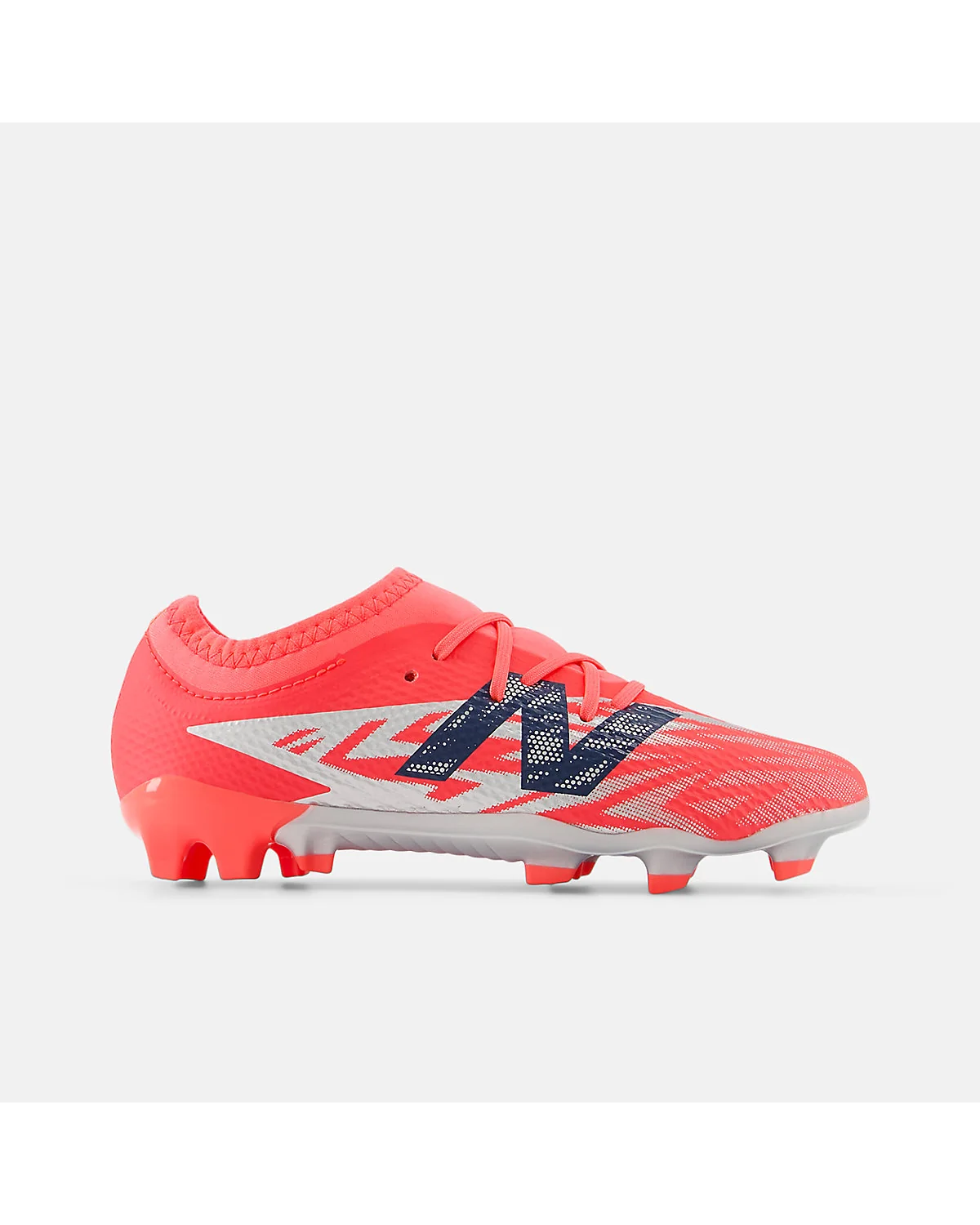Бутсы New Balance Furon Team Jnr V8 красные с синим акцентом, вид снизу