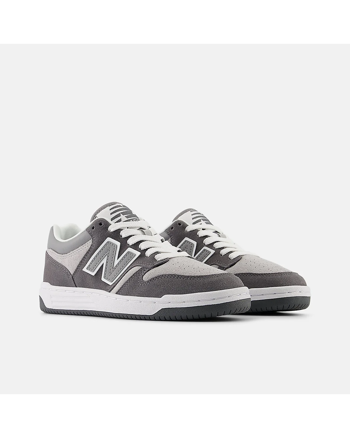 Кроссовки New Balance B480 тёмно-серые с белыми сеточными вставками, фронтальный вид