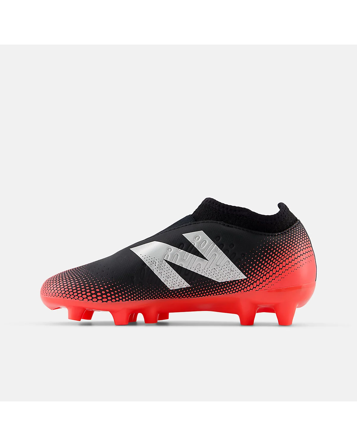 Нижняя часть бутс New Balance Tekela: красная FG подошва с шипами